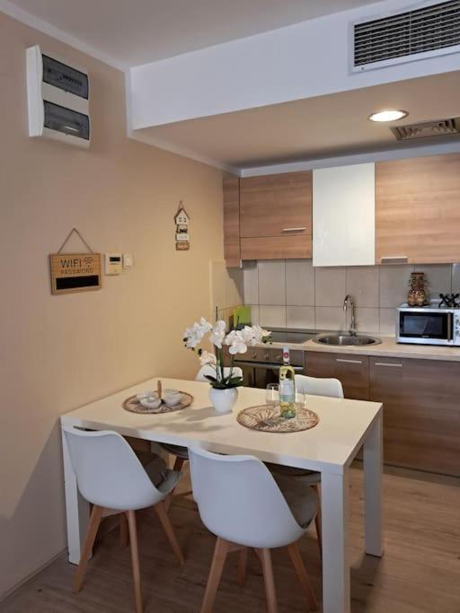 Holiday Home Apartment Budva Ngoại thất bức ảnh